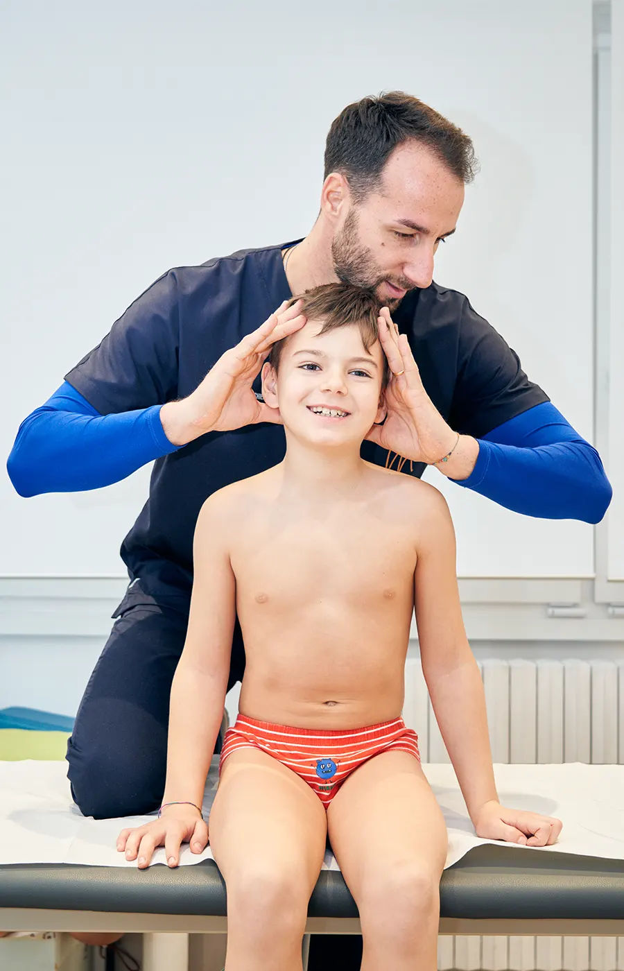 Ci occupiamo di osteopatia per neonati e bambini, donne in gravidanza, adolescenti, adulti e anziani. Ti aiutiamo a sentirti bene, a dedicarti l’attenzione che ti serve.
