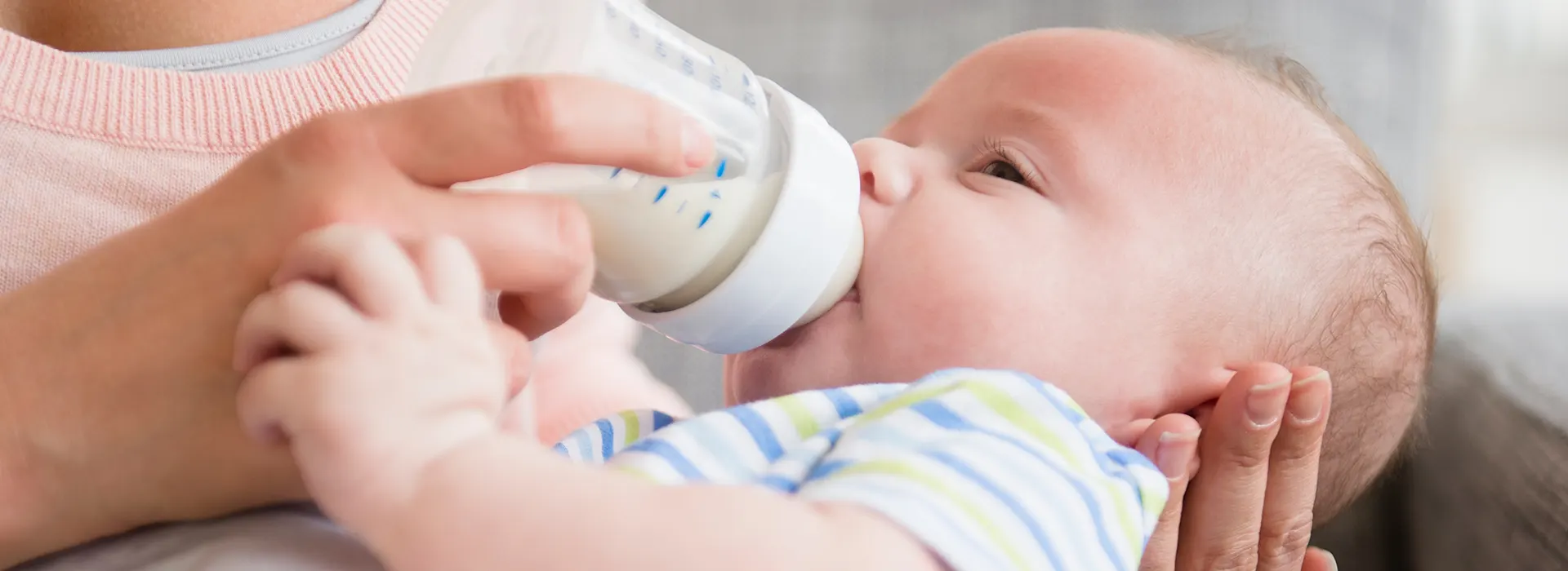 Cambiare regolarmente le tettarelle al biberon è importante per garantire un'alimentazione sicura. D'altronde parliamo di un oggetto che entra di continuo in contatto con la bocca del bambino, quindi l'attenzione deve essere massima.
