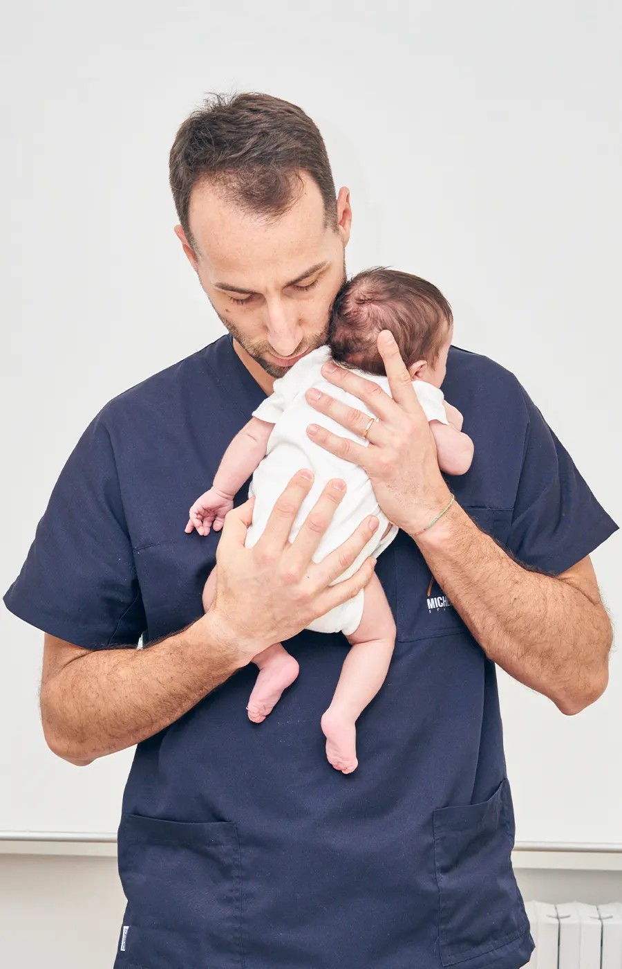 Ci occupiamo di osteopatia per neonati e bambini, donne in gravidanza, adolescenti, adulti e anziani. Ti aiutiamo a sentirti bene, a dedicarti l’attenzione che ti serve.